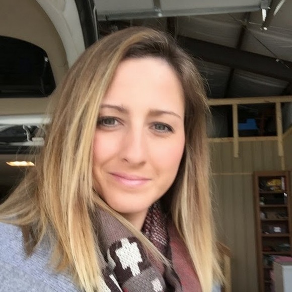 Meet your Posher, Mallory - Picture 1 of 1